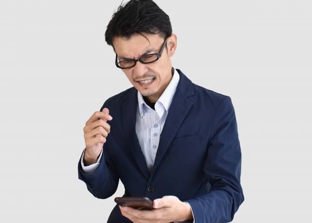 スマホ画面が割れても使える？危険性は？